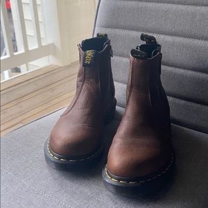 DARK BROWN DR. MARTENS ZIP UP BOOTS